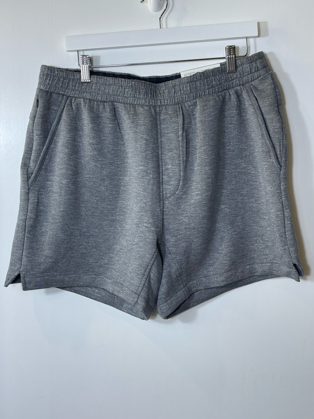 Men’s America Eagle 24/7 Gray Jogger Short Above the Knee size M